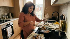 Como cozinhar peito de frango macio e suculento: o passo antes do lume e o ponto certo (sem complicações)