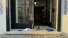 Os ladrões reparam nesta zona da fechadura — e a porta pode ceder em segundos